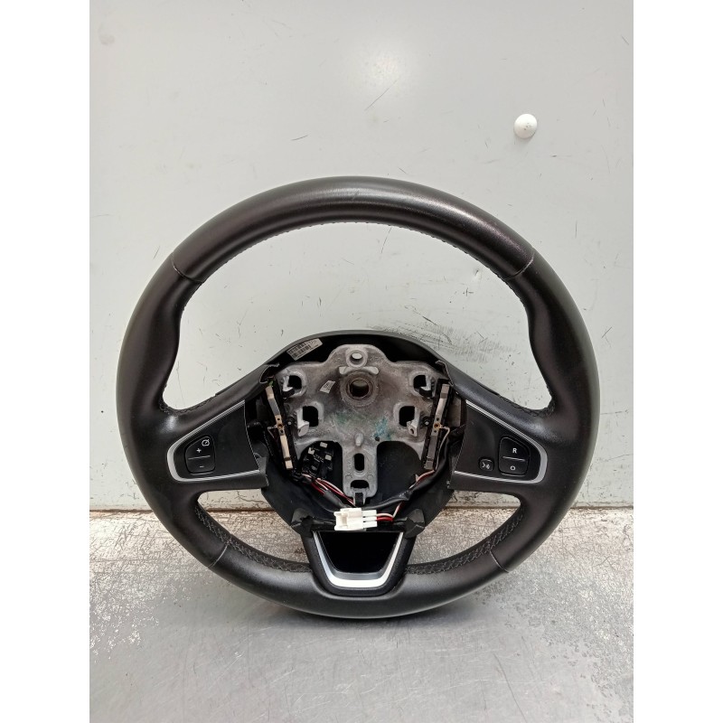 Recambio de volante para renault clio iv limited referencia OEM IAM 6337663A  