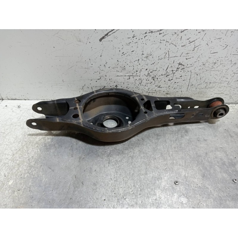 Recambio de brazo suspension inferior trasero derecho para toyota c-hr hybrid style plus referencia OEM IAM   