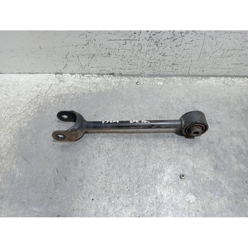 Recambio de brazo suspension superior trasero derecho para toyota c-hr hybrid style plus referencia OEM IAM   