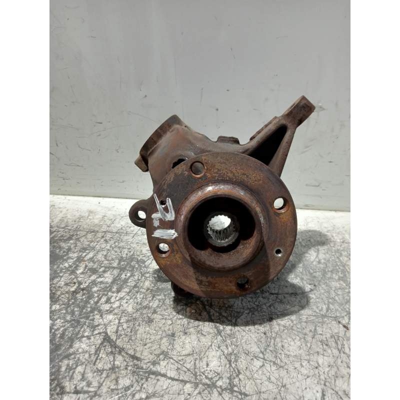 Recambio de mangueta delantera izquierda para peugeot 206 berlina xn referencia OEM IAM  11G 1998
