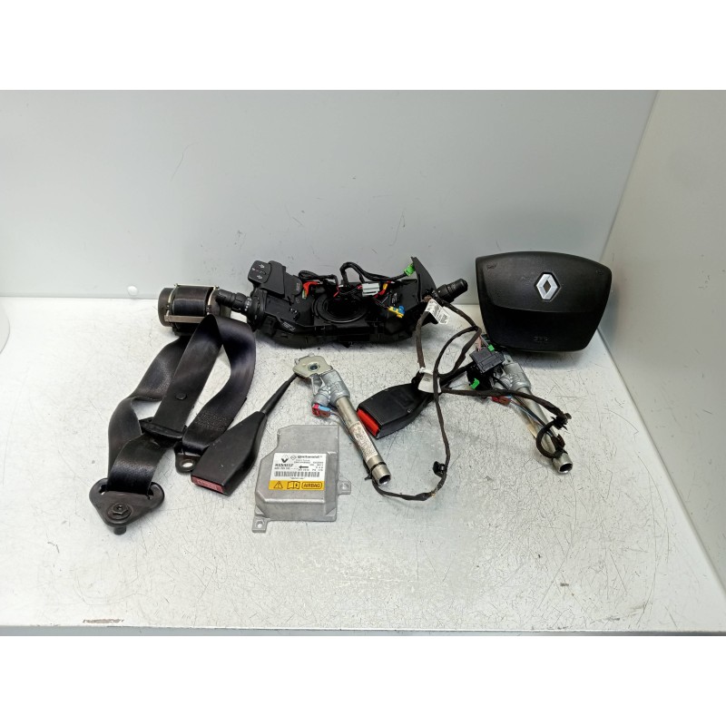 Recambio de kit airbag para renault kangoo profesional referencia OEM IAM 8201229153 2841448502 