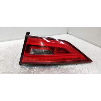 PILOTO TRASERO DERECHO INTERIOR 8V5945094H 81220211 
