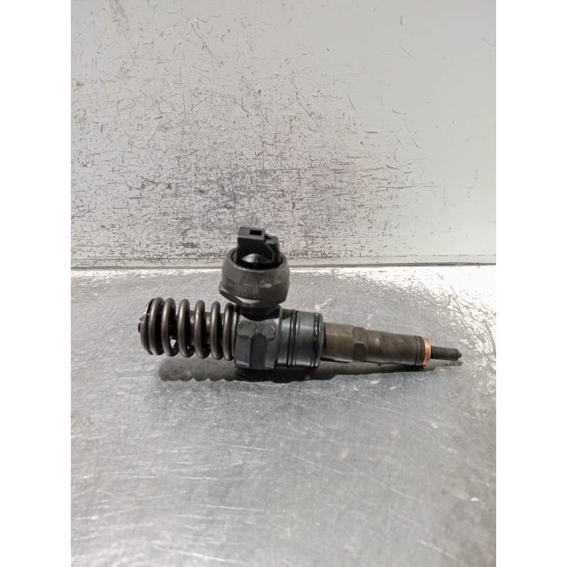 Recambio de inyector para volkswagen touareg (7la) referencia OEM IAM 07Z130073F 0414720210 BOSCH