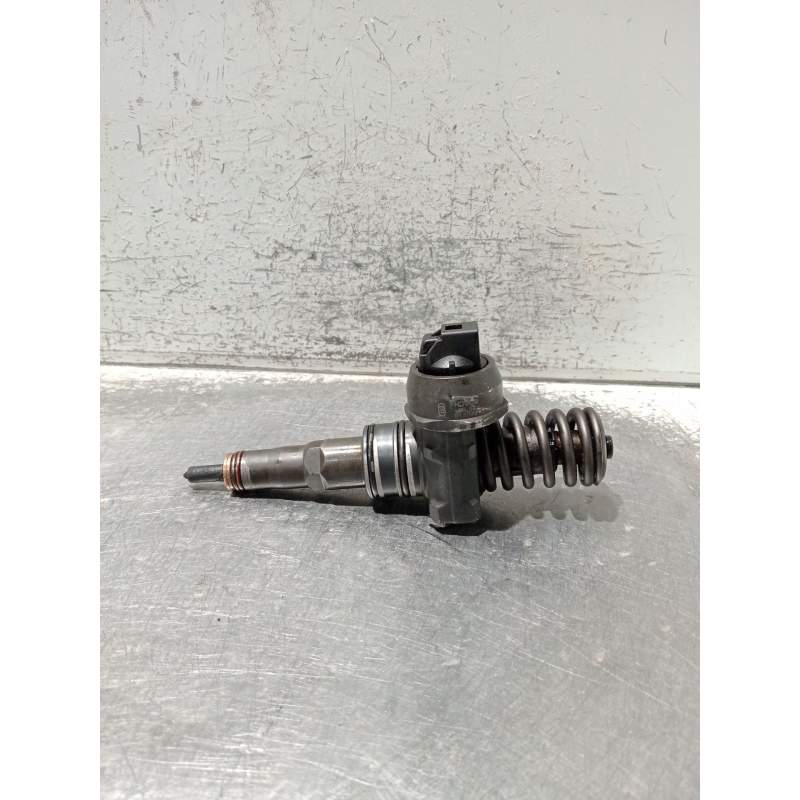 Recambio de inyector para volkswagen touareg (7la) referencia OEM IAM 07Z130073F 0414720210 BOSCH