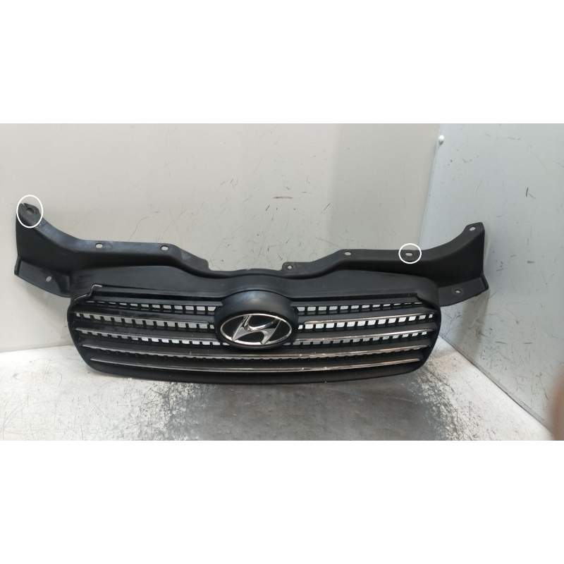 Recambio de rejilla delantera para hyundai accent iii sedán (mc) 1.4 gl referencia OEM IAM VER FOTOS  2005