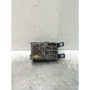 CAJA RELES / FUSIBLES AK1075VA 14G 2005