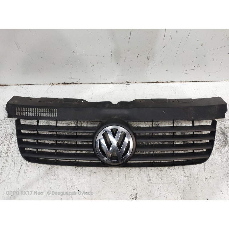 Recambio de rejilla delantera para volkswagen t5 transporter/furgoneta combi referencia OEM IAM 7H08071015  