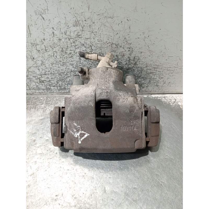 Recambio de pinza freno delantera derecha para toyota avensis (_t22_) 1.6 (at220_) referencia OEM IAM   