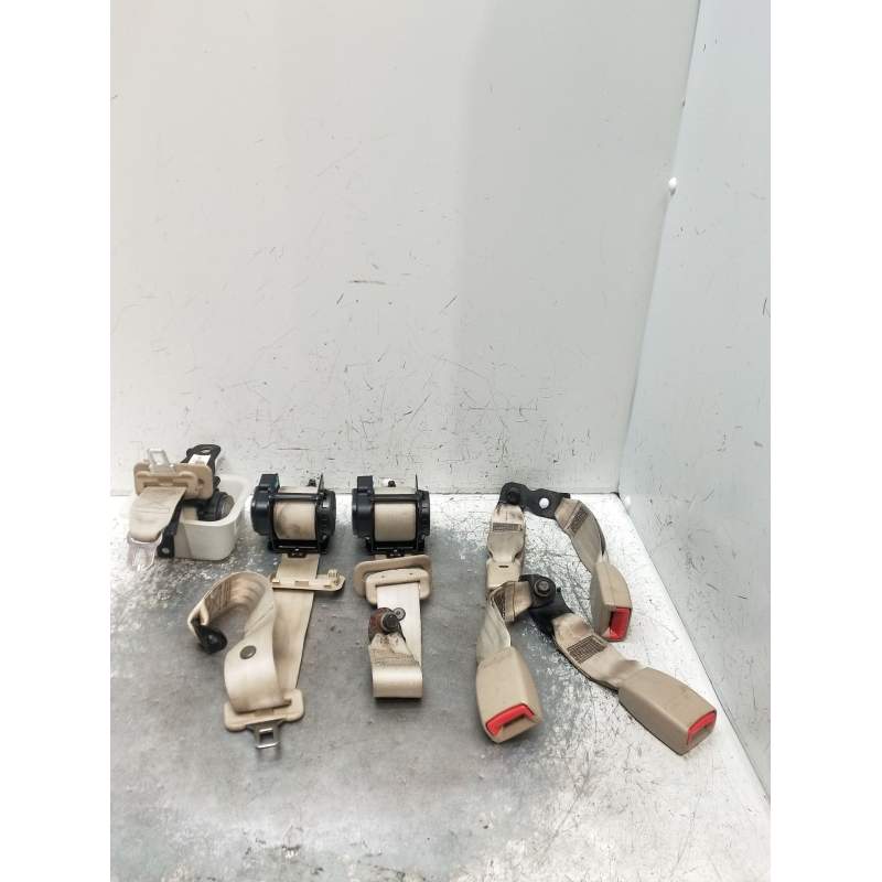 Recambio de juego cinturones trasero para hyundai accent iii sedán (mc) 1.4 gl referencia OEM IAM  4P 2005