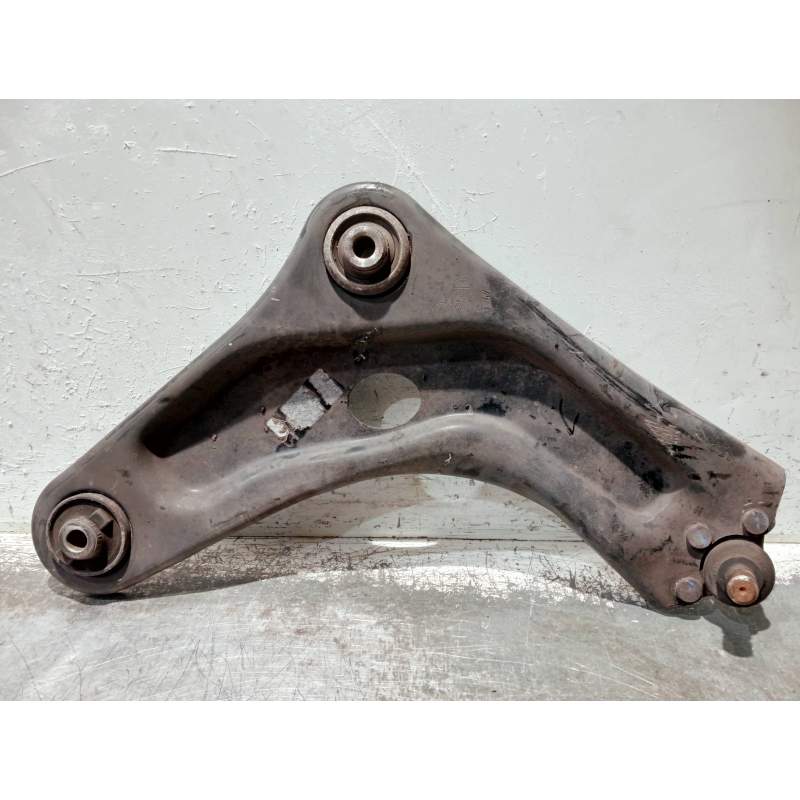 Recambio de brazo suspension inferior delantero derecho para peugeot 207 1.4 referencia OEM IAM  14G 2009