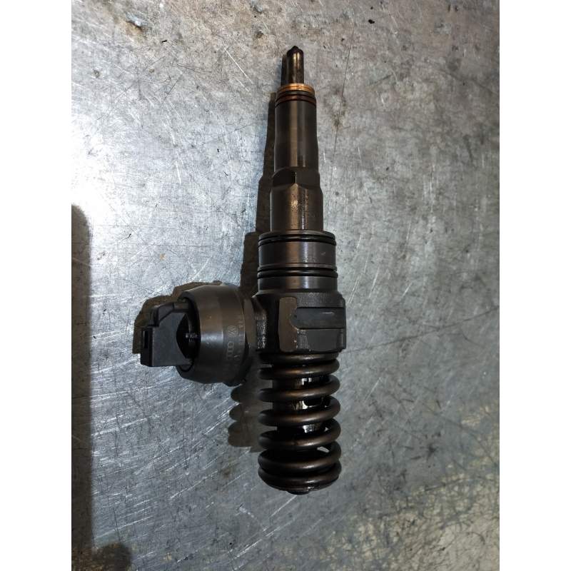 Recambio de inyector para skoda superb (3u4) classic referencia OEM IAM 038130073AG 0414720215 BOSCH