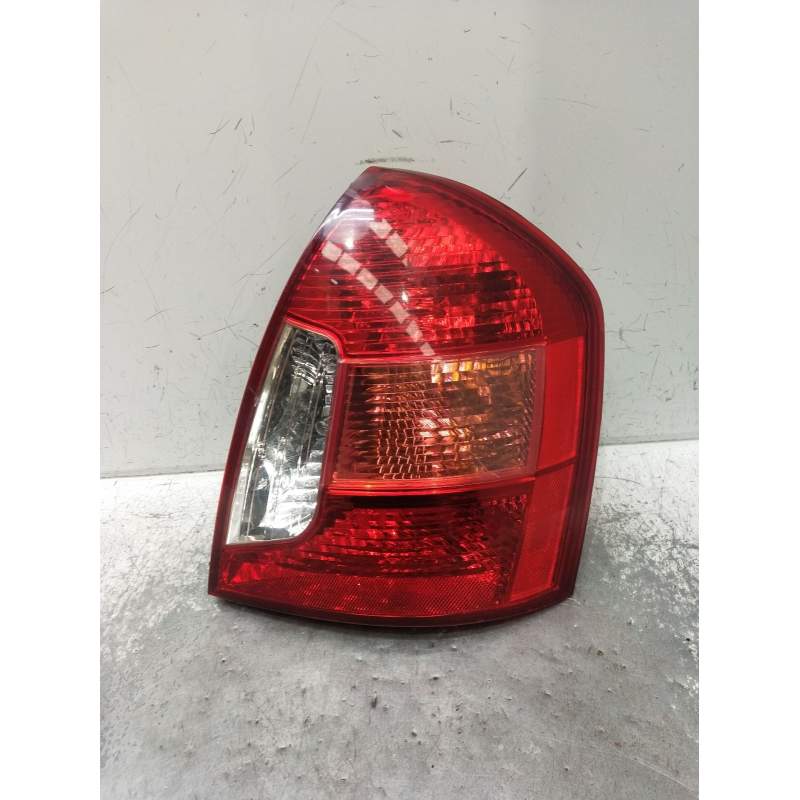 Recambio de piloto trasero derecho para hyundai accent iii sedán (mc) 1.4 gl referencia OEM IAM  4P 2005
