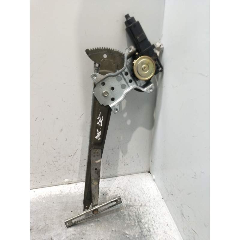 Recambio de elevalunas delantero derecho para daihatsu feroza 1.6 referencia OEM IAM  3P 1998