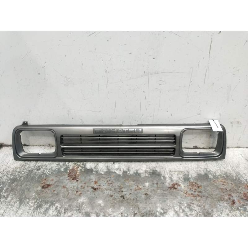 Recambio de rejilla delantera para daihatsu feroza 1.6 referencia OEM IAM   1988