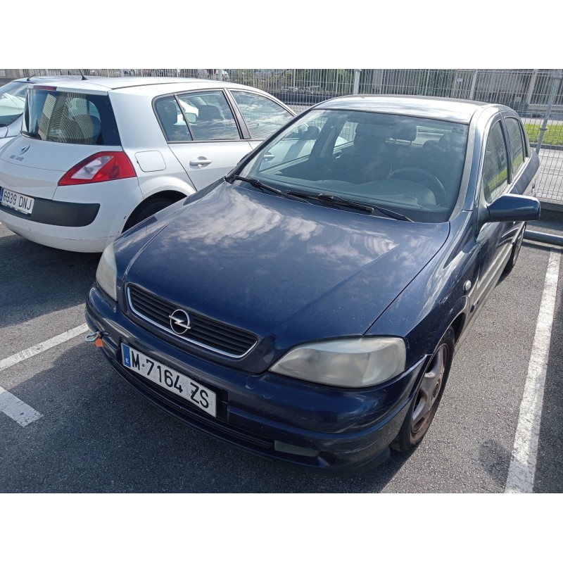 opel astra g berlina del año 2000