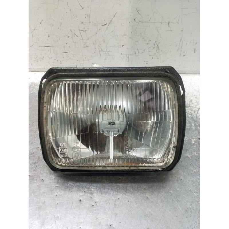 Recambio de faro derecho para daihatsu feroza 1.6 referencia OEM IAM   1988