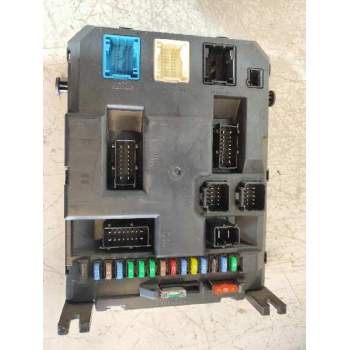 CAJA RELES / FUSIBLES 22661F01 9674016680 X0100