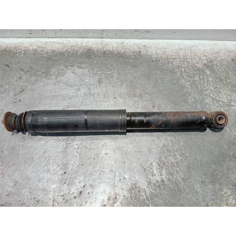 Recambio de amortiguador trasero derecho para kia carnival td ls referencia OEM IAM 0K55F28700B  