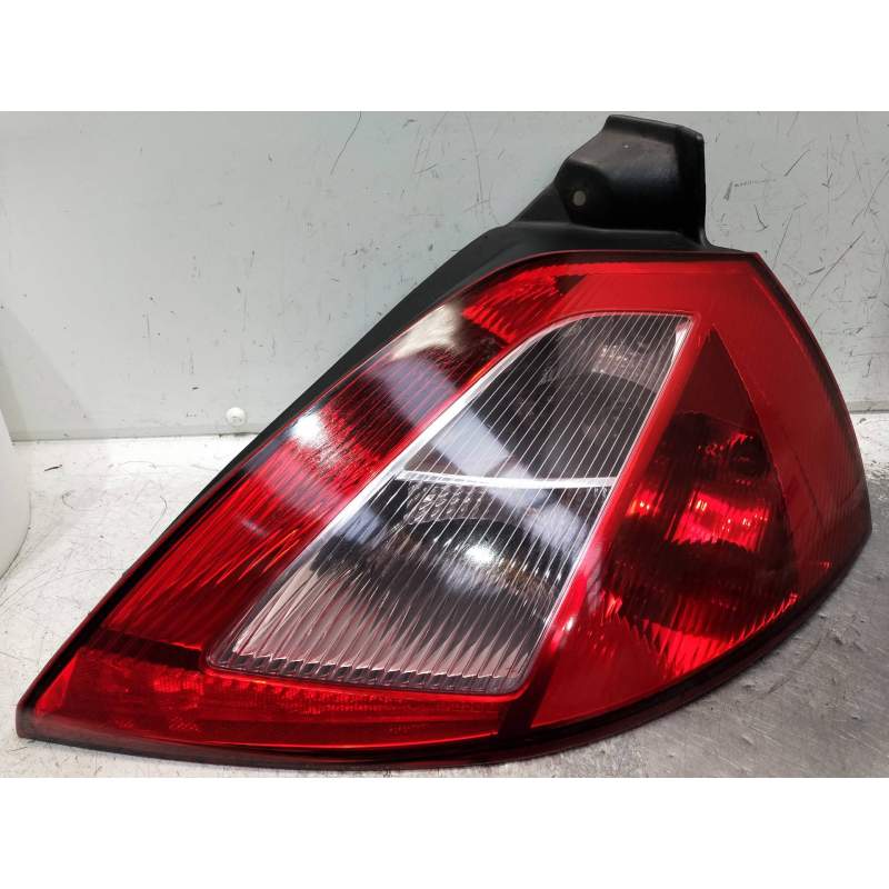Recambio de piloto trasero derecho para renault megane ii berlina 5p referencia OEM IAM  5P 2003