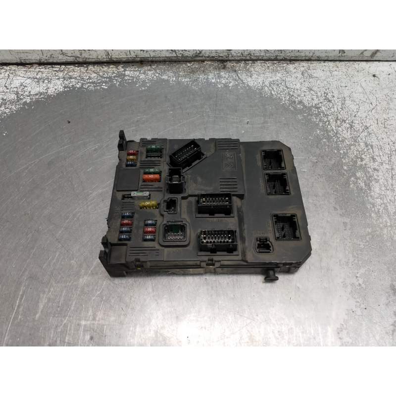 Recambio de caja reles / fusibles para citroën c3 referencia OEM IAM 9650585780 14HDI 2002