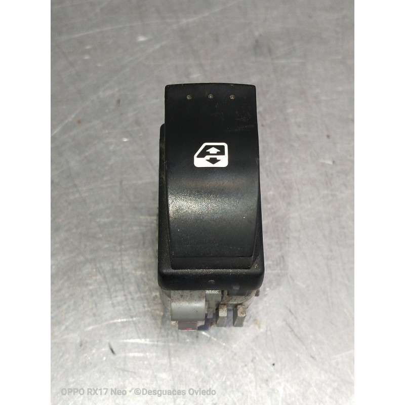 Recambio de mando elevalunas delantero derecho para renault scenic ii confort dynamique referencia OEM IAM 2808201 VALEO 5P