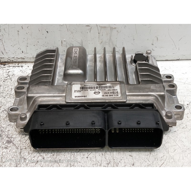 Recambio de centralita motor uce para ssangyong rexton w limited 4wd referencia OEM IAM 28400656 6715400432 