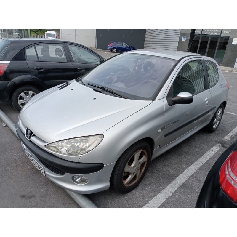 peugeot 206 berlina del año 2002