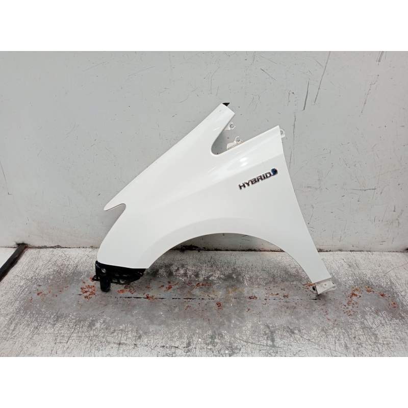 Recambio de aleta delantera izquierda para toyota prius plus (_w4_) 1.8 hybrid (zvw40w, zvw41w) referencia OEM IAM   2015