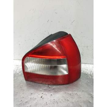 PILOTO TRASERO DERECHO 8L0945096B 2000