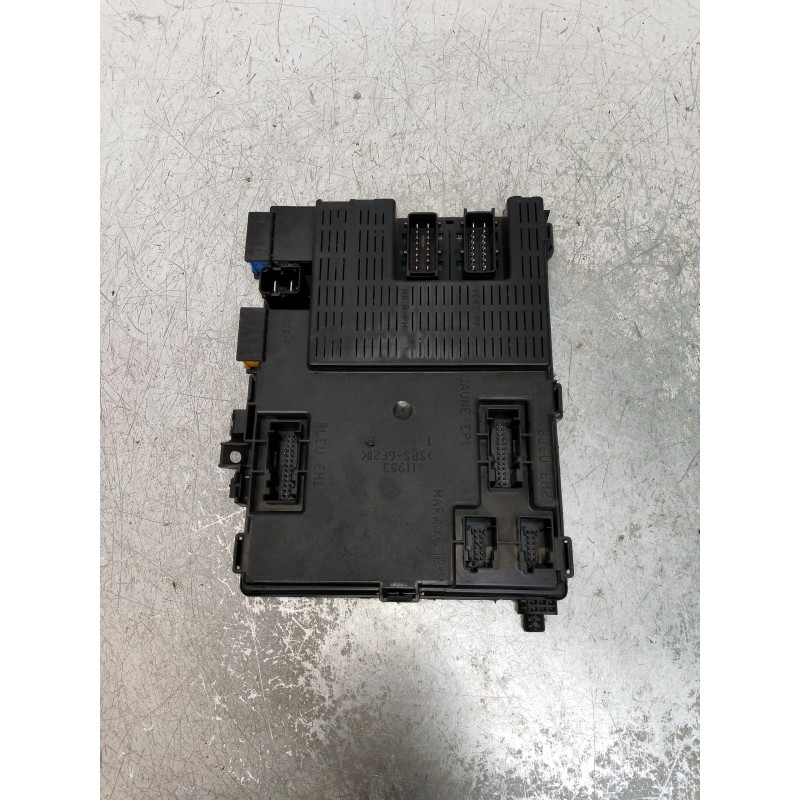 Recambio de caja reles / fusibles para citroen xsara berlina 1.9 d sx referencia OEM IAM 9649053580 73008412 