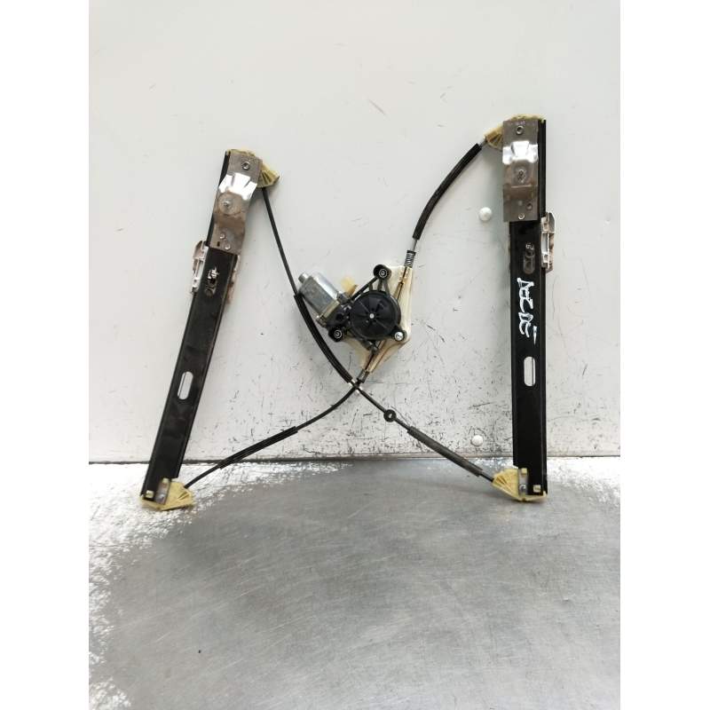 Recambio de elevalunas delantero derecho para seat leon (5f1) 1.6 tdi referencia OEM IAM 5Q0959802B 5P 0130822716 E850202100