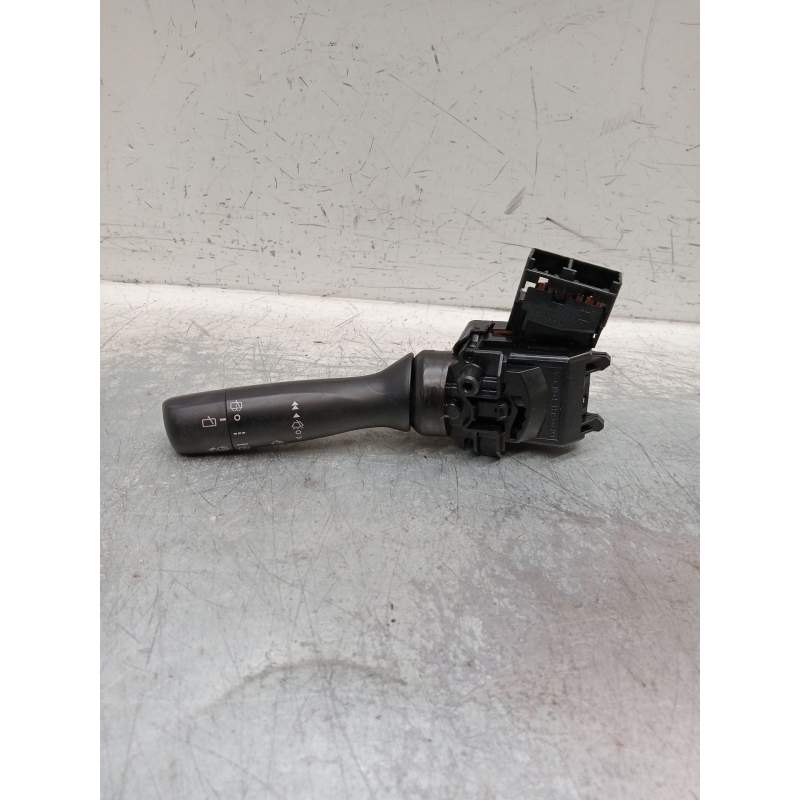 Recambio de mando limpia para toyota yaris active referencia OEM IAM 0d180 17f904  2014