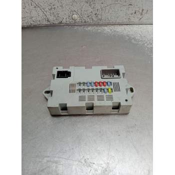 CAJA RELES / FUSIBLES SW71739084 73707520 1406275626 2009