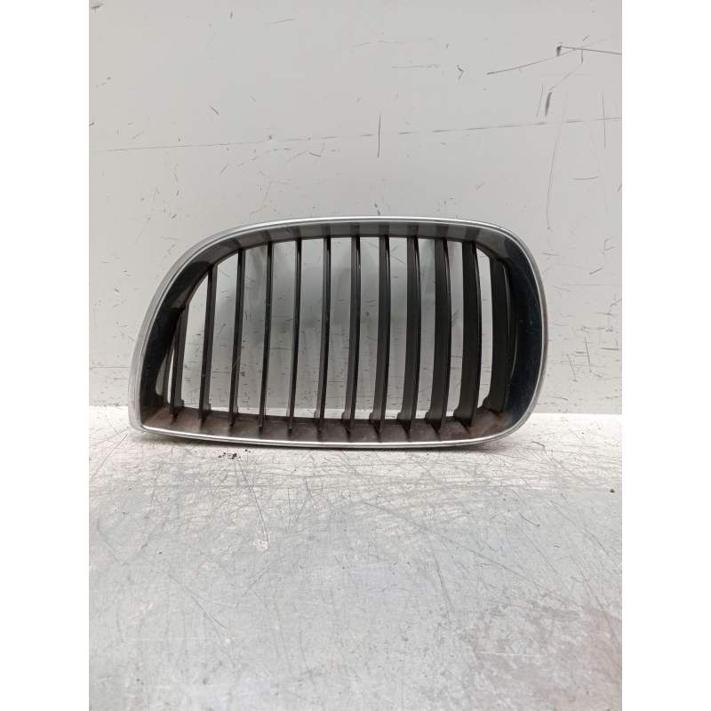 Recambio de rejilla delantera para bmw 1 (e87) 118 d referencia OEM IAM IZQUIERDA  