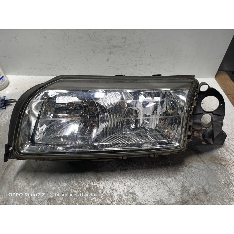 Recambio de faro izquierdo para volvo s80 berlina 2.5 d referencia OEM IAM 8693557 89007829 