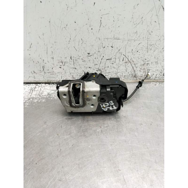 Recambio de motor cierre centralizado trasero derecho para ford puma referencia OEM IAM H1BAA26412DE 40744180 2019