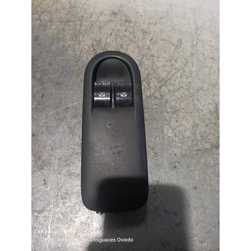 Recambio de mando elevalunas delantero izquierdo para renault megane ii berlina 3p authentique referencia OEM IAM  3P 2003