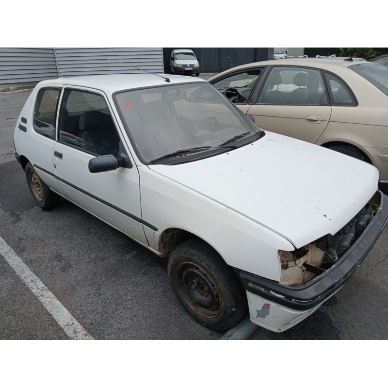 peugeot 205 berlina del año 1995