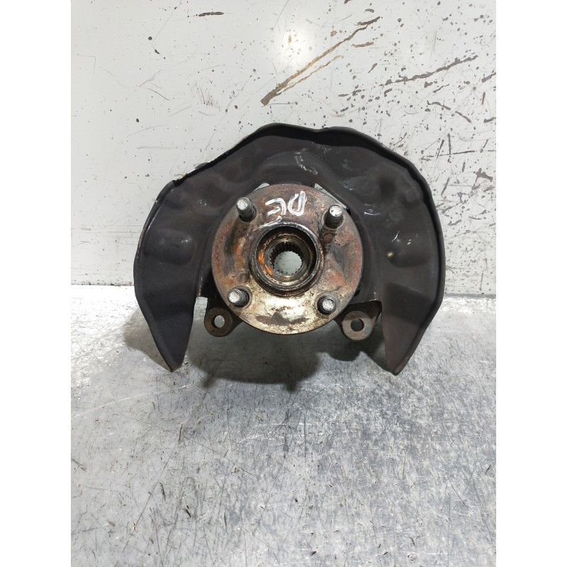 Recambio de mangueta delantera derecha para toyota corolla (e12) 2.0 d-cat referencia OEM IAM   