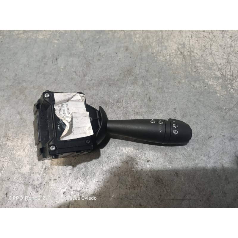 Recambio de mando limpia para dacia sandero stepway comfort referencia OEM IAM E11811260  