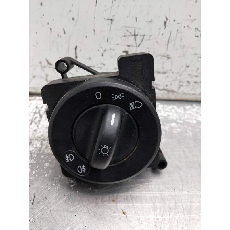 Recambio de mando luces para volkswagen crafter caja cerrada referencia OEM IAM 9065450304  INTERRUPTOR