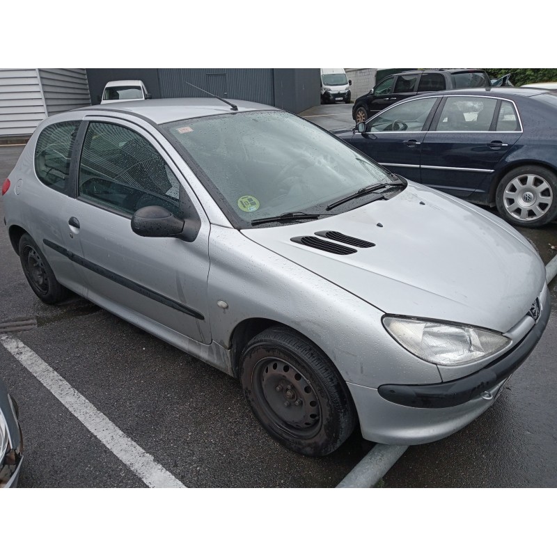 peugeot 206 berlina del año 2001