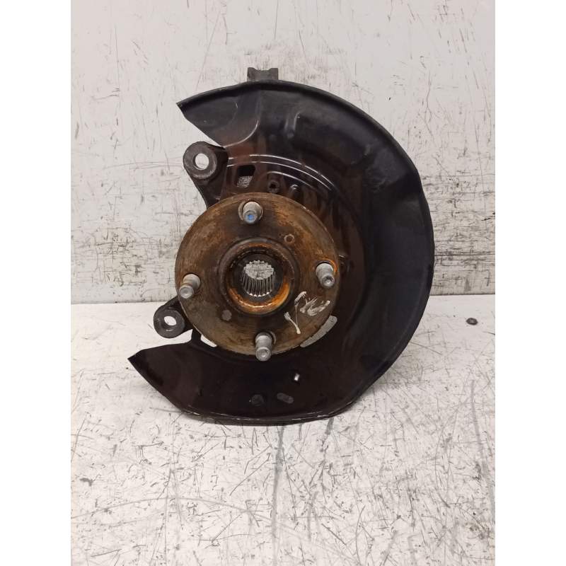 Recambio de mangueta delantera izquierda para toyota yaris active referencia OEM IAM  13G 2014