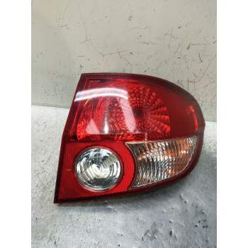 PILOTO TRASERO DERECHO 3P 2002