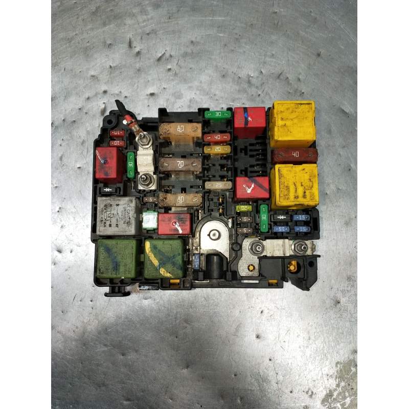 Recambio de caja reles / fusibles para peugeot 2008 (--.2013) active referencia OEM IAM 9804846880  2016