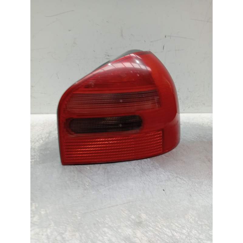 Recambio de piloto trasero derecho para audi a3 (8l1) 1.9 tdi referencia OEM IAM 8l0945095  1996