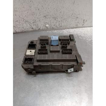 CAJA RELES / FUSIBLES 9640797980 22G 2000