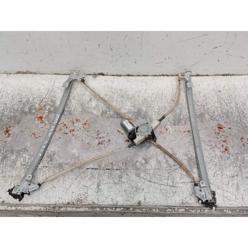 Recambio de elevalunas delantero derecho para chrysler voyager iv (rg, rs) 2.4 referencia OEM IAM 04717766AB 5P 