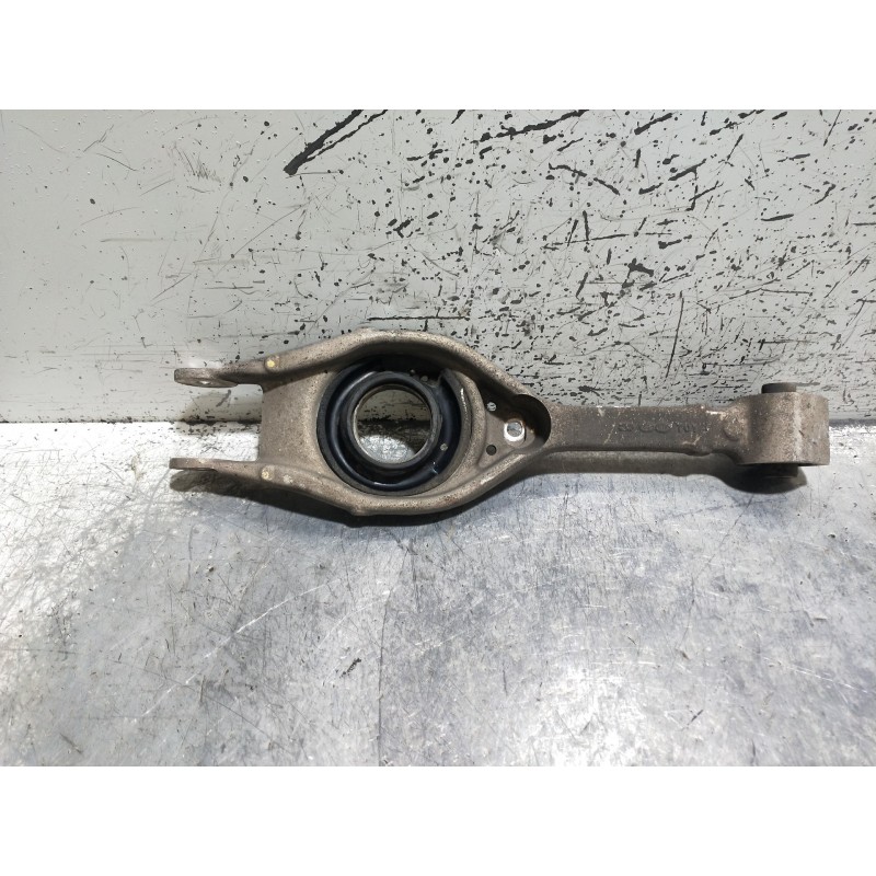 Recambio de brazo suspension inferior trasero derecho para hyundai i40 style blue referencia OEM IAM   