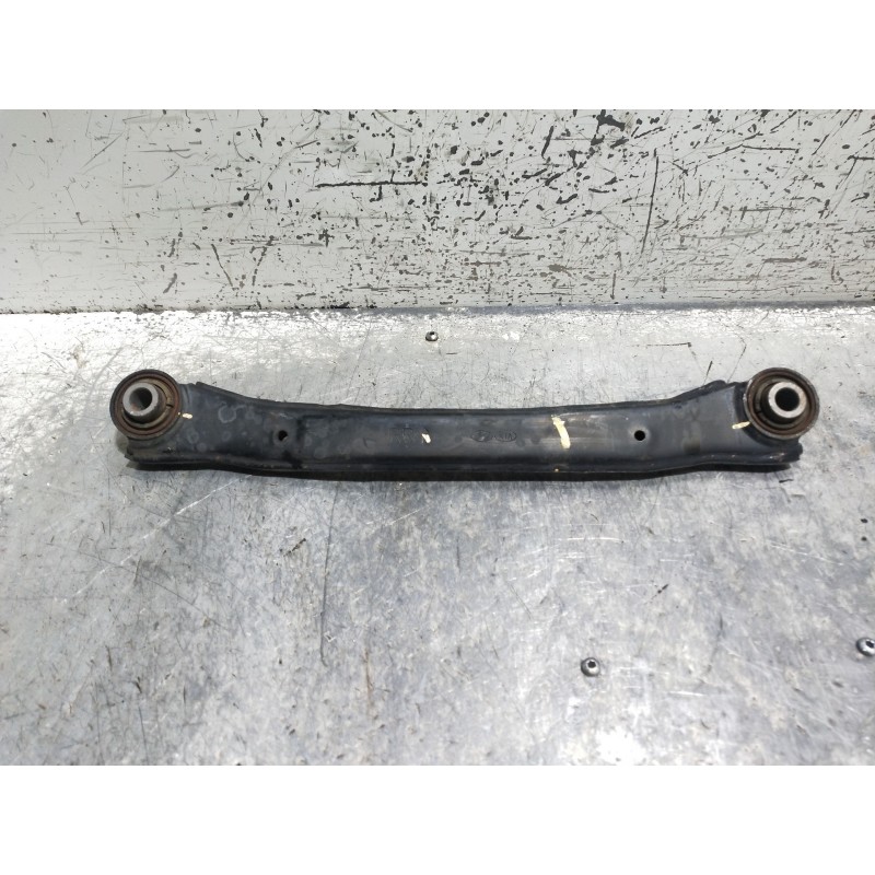 Recambio de brazo suspension superior trasero derecho para hyundai i40 style blue referencia OEM IAM   